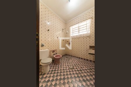 Casa à venda com 210m², 3 quartos e 3 vagasBanheiro