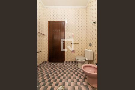 Casa à venda com 210m², 3 quartos e 3 vagasBanheiro