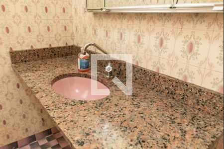 Casa à venda com 210m², 3 quartos e 3 vagasBanheiro