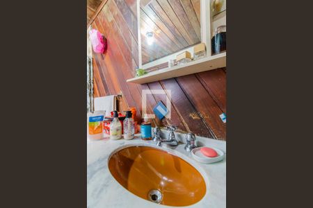 Casa à venda com 220m², 4 quartos e 1 vaga Casa à venda com 220m², 4 quartos e 1 vagaBanheiro