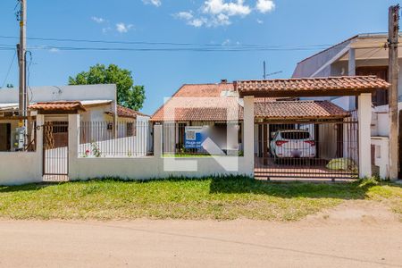 Casa à venda com 220m², 4 quartos e 1 vaga Casa à venda com 220m², 4 quartos e 1 vagaFachada