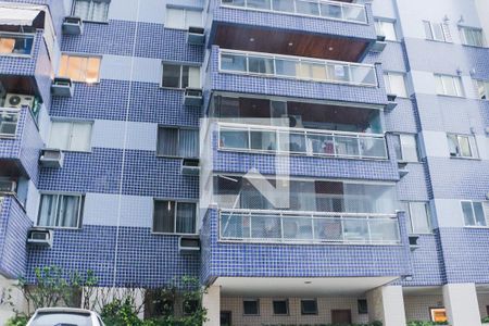 Apartamento à venda com 98m², 2 quartos e 1 vaga Apartamento à venda com 98m², 2 quartos e 1 vagaFachada