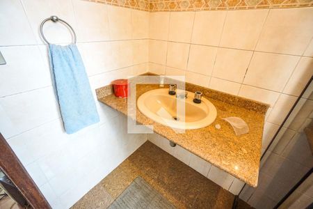 Casa à venda com 300m², 4 quartos e 4 vagas Casa à venda com 300m², 4 quartos e 4 vagasPia