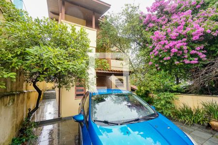 Casa à venda com 300m², 4 quartos e 4 vagas Casa à venda com 300m², 4 quartos e 4 vagasGaragem