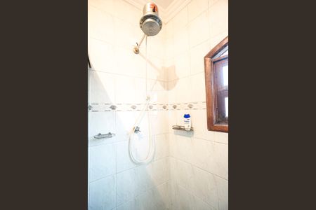 Casa à venda com 300m², 4 quartos e 4 vagas Casa à venda com 300m², 4 quartos e 4 vagasChuveiro