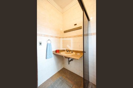 Casa à venda com 300m², 4 quartos e 4 vagas Casa à venda com 300m², 4 quartos e 4 vagasBanheiro da suíte 03