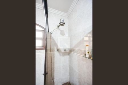 Casa à venda com 300m², 4 quartos e 4 vagas Casa à venda com 300m², 4 quartos e 4 vagasChuveiro