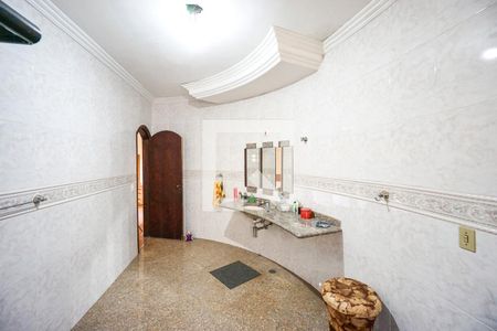 Casa à venda com 300m², 4 quartos e 4 vagas Casa à venda com 300m², 4 quartos e 4 vagasBanheiro da suíte 01