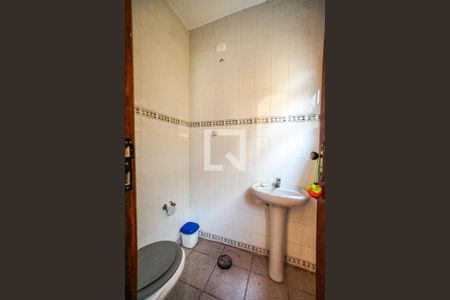 Casa à venda com 300m², 4 quartos e 4 vagas Casa à venda com 300m², 4 quartos e 4 vagasBanheiro de serviço