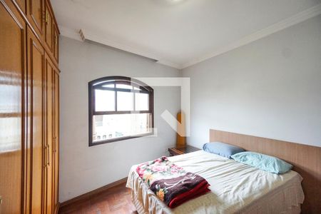 Casa à venda com 300m², 4 quartos e 4 vagas Casa à venda com 300m², 4 quartos e 4 vagasSuíte 02