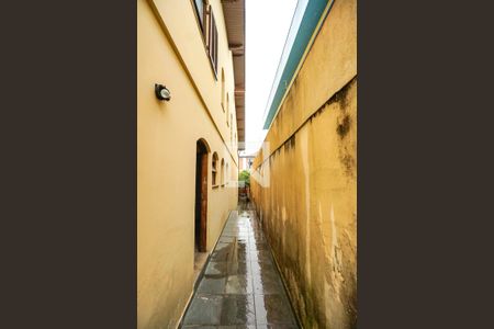 Casa à venda com 300m², 4 quartos e 4 vagas Casa à venda com 300m², 4 quartos e 4 vagasCorredor lateral