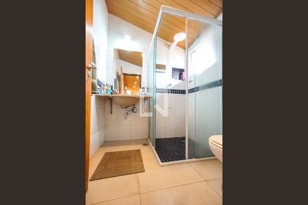 Casa à venda com 300m², 4 quartos e 4 vagas Casa à venda com 300m², 4 quartos e 4 vagasBanheiro da suíte 04