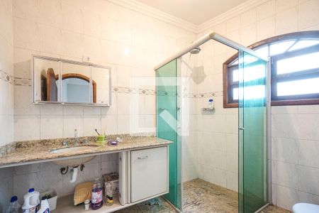 Casa à venda com 300m², 4 quartos e 4 vagas Casa à venda com 300m², 4 quartos e 4 vagasBanheiro da suíte 02