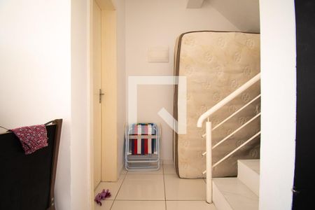 Escada de casa de condomínio à venda com 2 quartos, 52m² em Rondônia, Novo Hamburgo