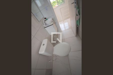 Banheiro da Suíte de casa de condomínio à venda com 2 quartos, 52m² em Rondônia, Novo Hamburgo
