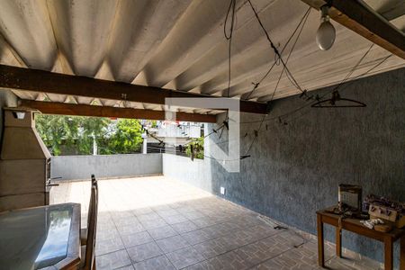 Casa à venda com 145m², 3 quartos e 2 vagas Casa à venda com 145m², 3 quartos e 2 vagasTerraço e Lavanderia