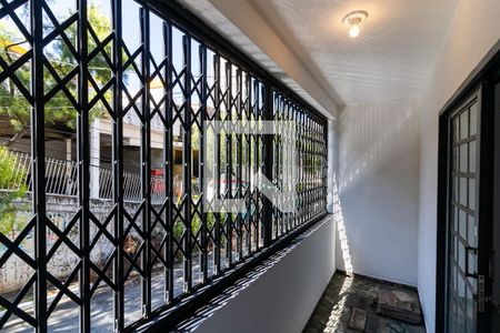 Casa à venda com 145m², 3 quartos e 2 vagas Casa à venda com 145m², 3 quartos e 2 vagasSacada do Quarto 1 - Suíte