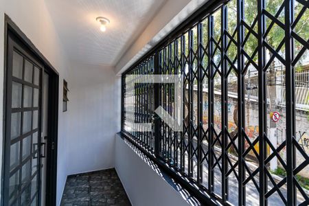 Casa à venda com 145m², 3 quartos e 2 vagas Casa à venda com 145m², 3 quartos e 2 vagasSacada do Quarto 1 - Suíte