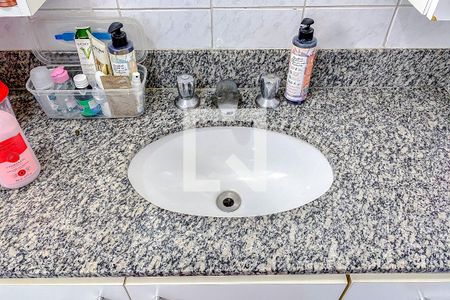 Apartamento à venda com 74m², 3 quartos e 1 vagaBanheiro da Suíte