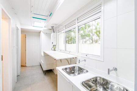 Apartamento à venda com 214m², 4 quartos e 4 vagasÁrea de Serviço