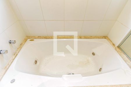 Apartamento à venda com 214m², 4 quartos e 4 vagasBanheiro Suíte 4