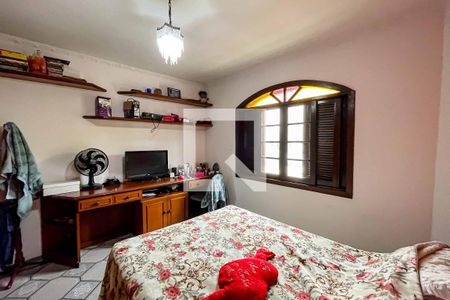 Casa à venda com 349m², 4 quartos e 3 vagas Casa à venda com 349m², 4 quartos e 3 vagasQuarto 2