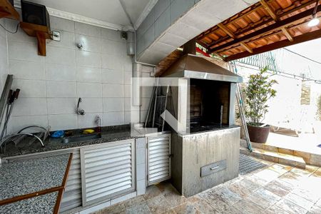 Casa à venda com 349m², 4 quartos e 3 vagas Casa à venda com 349m², 4 quartos e 3 vagasChurrasqueira