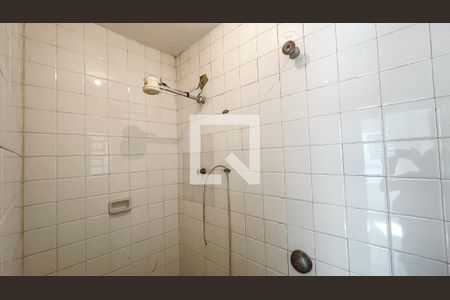 Casa para alugar com 320m², 4 quartos e 3 vagasBanheiro de serviço