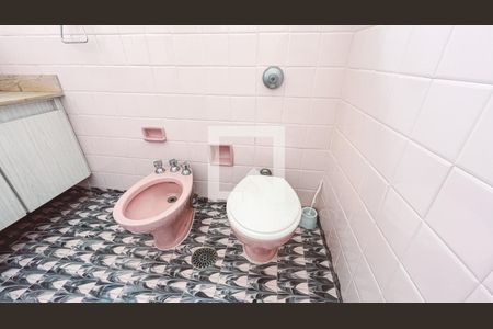 Casa para alugar com 320m², 4 quartos e 3 vagasBanheiro