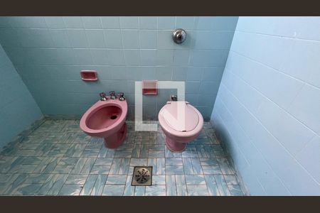 Casa para alugar com 320m², 4 quartos e 3 vagasBanheiro da Suíte