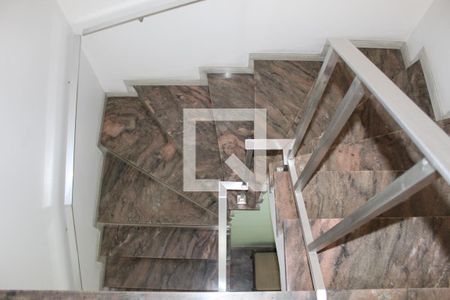 Escada de casa à venda com 4 quartos, 320m² em Vila Baruel, São Paulo