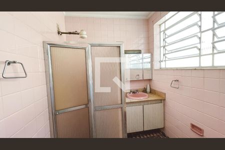 Casa para alugar com 320m², 4 quartos e 3 vagasBanheiro