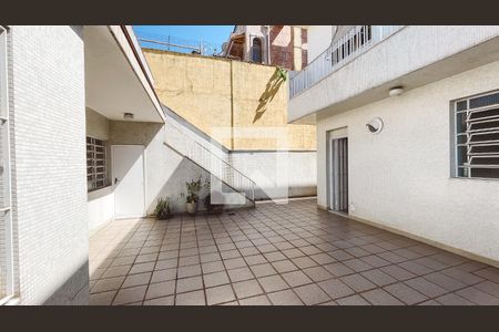 Casa para alugar com 320m², 4 quartos e 3 vagasQuintal