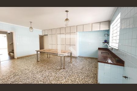 Casa para alugar com 320m², 4 quartos e 3 vagasCozinha