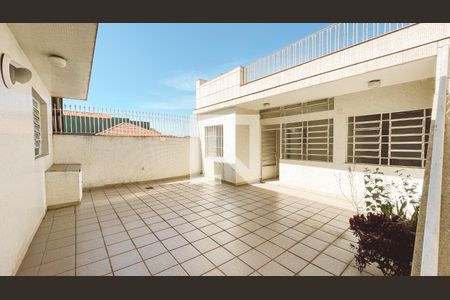 Casa para alugar com 320m², 4 quartos e 3 vagasQuintal