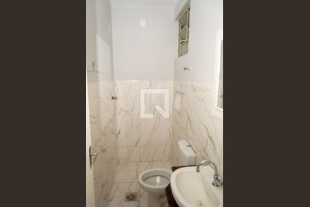 Banheiro de kitnet/studio para alugar com 1 quarto, 40m² em Setor Aeroporto, Goiânia
