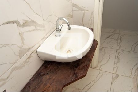Banheiro de kitnet/studio para alugar com 1 quarto, 40m² em Setor Aeroporto, Goiânia
