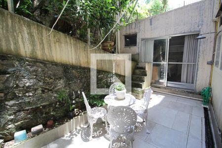 Apartamento à venda com 79m², 2 quartos e sem vagaVaranda