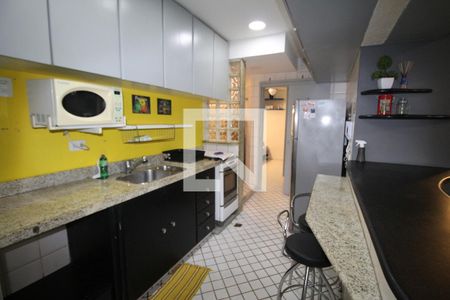 Apartamento à venda com 79m², 2 quartos e sem vagaCozinha