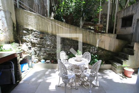 Apartamento à venda com 79m², 2 quartos e sem vagaVaranda