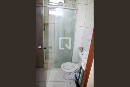 Banheiro de apartamento à venda com 2 quartos, 44m² em Califórnia, Belo Horizonte