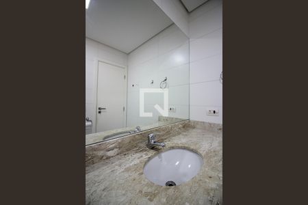 Apartamento à venda com 71m², 2 quartos e 2 vagasQuarto 1 - Suíte Banheiro 