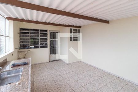 Casa à venda com 150m², 3 quartos e 2 vagasÁrea de serviço