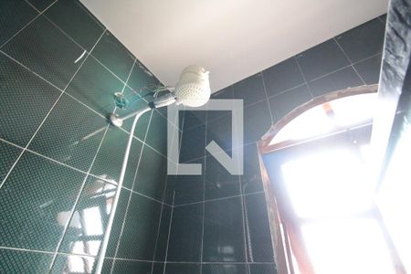 Casa à venda com 200m², 4 quartos e 4 vagasBanheiro do Quarto 1