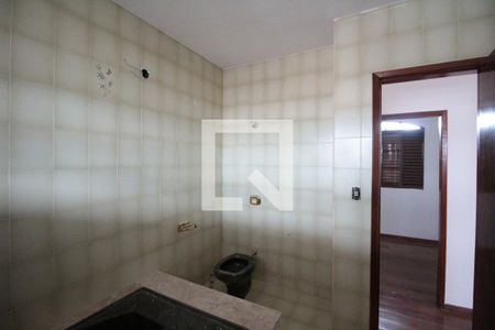 Casa à venda com 200m², 4 quartos e 4 vagasBanheiro
