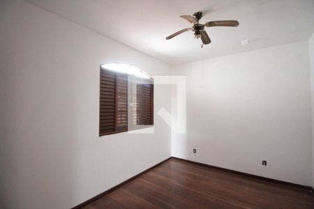 Casa à venda com 200m², 4 quartos e 4 vagasQuarto 2