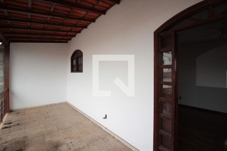 Casa à venda com 200m², 4 quartos e 4 vagasSacada