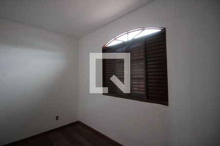 Casa à venda com 200m², 4 quartos e 4 vagasQuarto 4