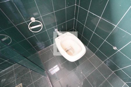 Casa à venda com 200m², 4 quartos e 4 vagasBanheiro do Quarto 1