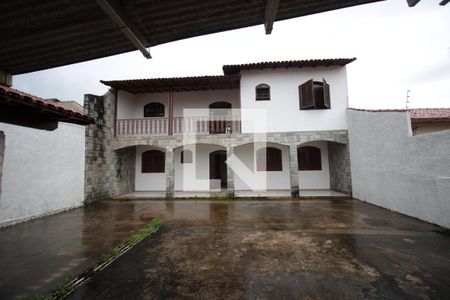 Casa à venda com 200m², 4 quartos e 4 vagasFachada